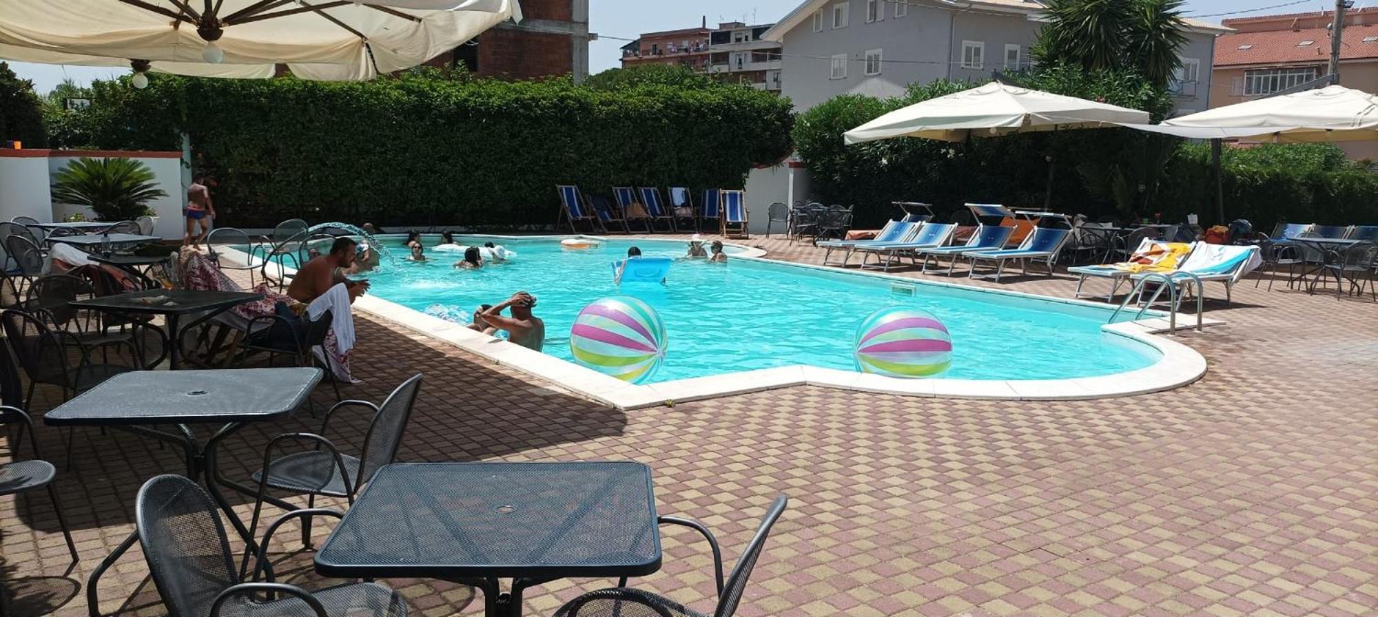 Hotel Marinella Pizzo  Buitenkant foto