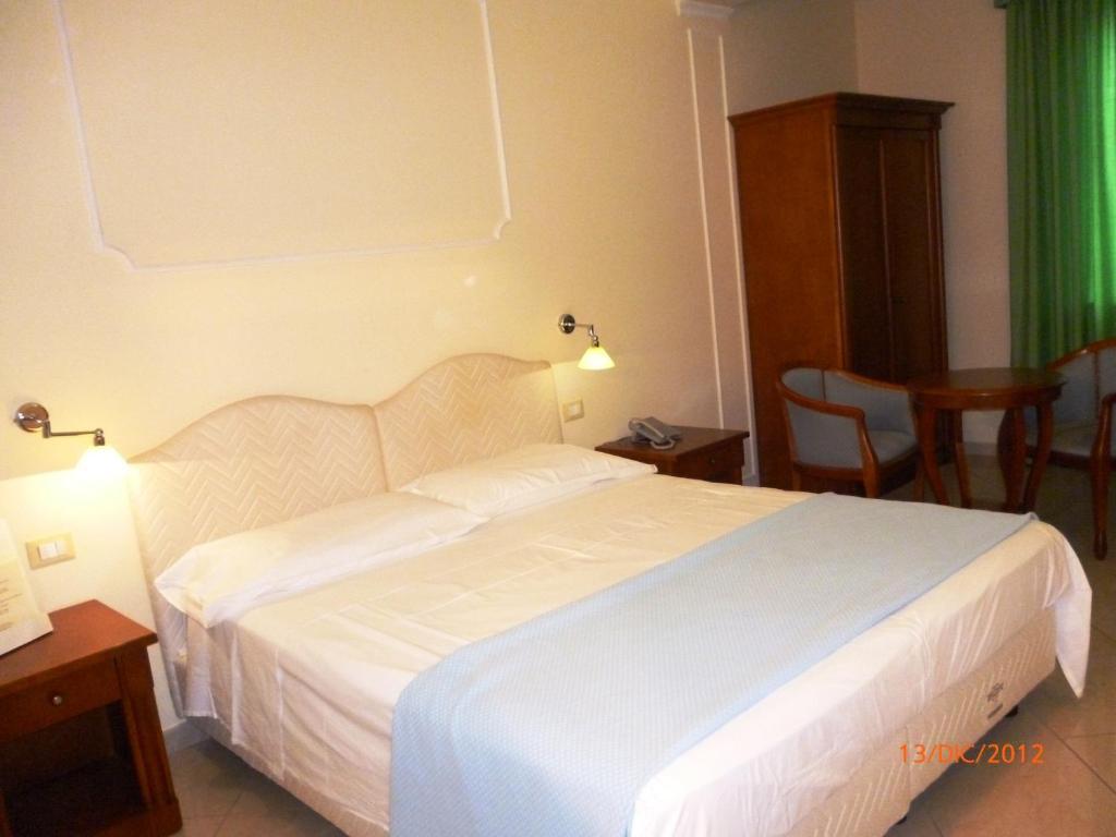 Hotel Marinella Pizzo  Kamer foto